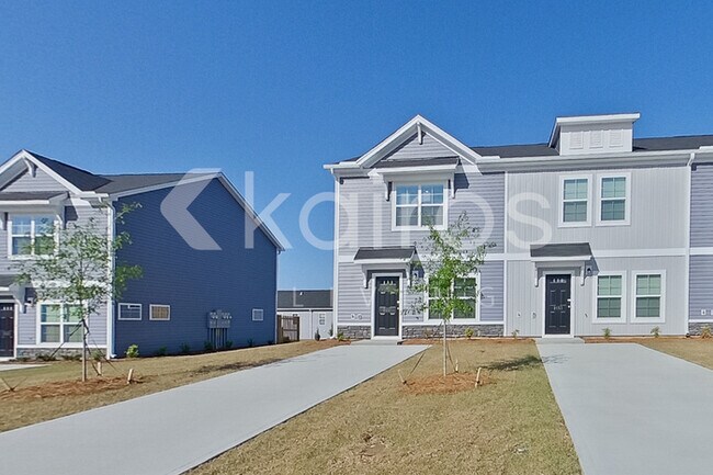 Building Photo - 2441 Banyan Cir