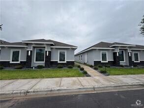 Building Photo - 906 N Blair Ave