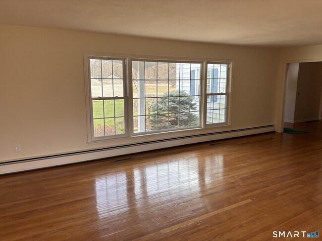 Foto del edificio - 16 Shorelands Dr