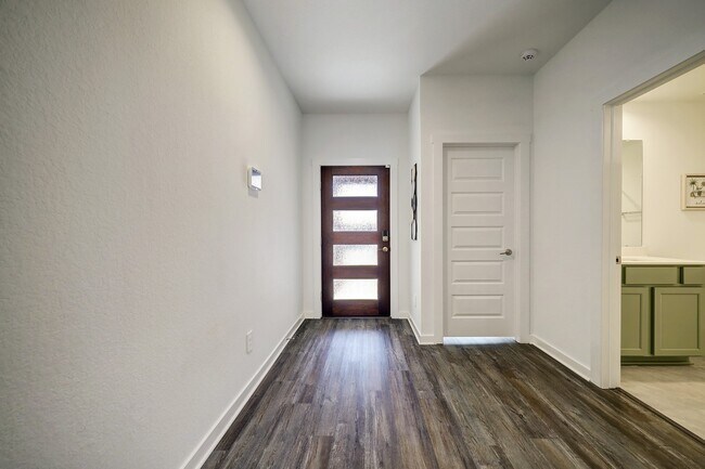 Foto del edificio - 6802 Telford Holw Trl