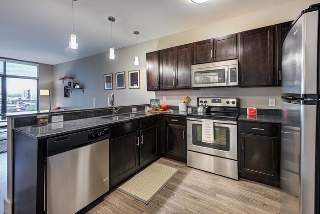 Building Photo - 600 Goodale