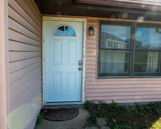 Foto del edificio - 423 S Park Square Dr