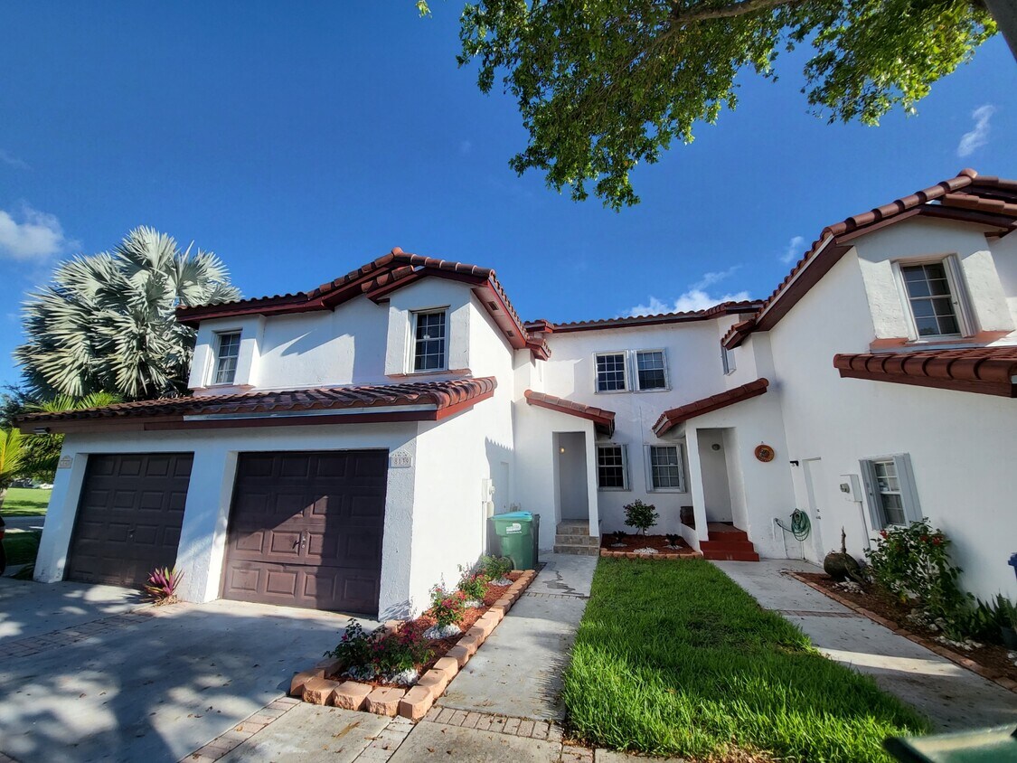 Primary Photo - 8139 SW 209th St