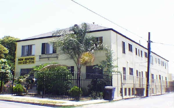 Primary Photo - 316 N Fickett St