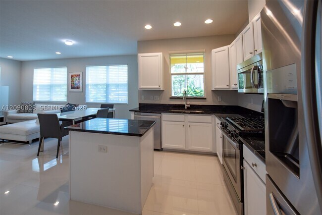 Foto del edificio - 12410 NW 33rd St