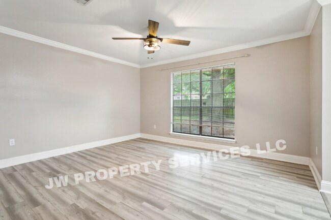 Building Photo - 1476 St Christopher Dr