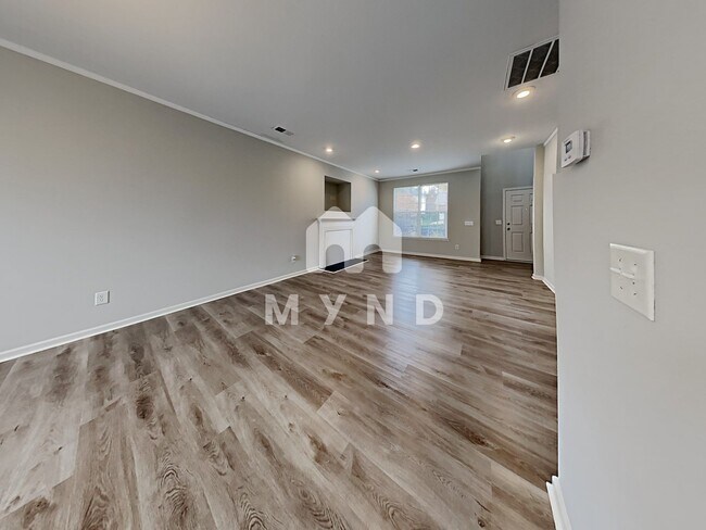 Building Photo - 1033 Boxelder Ln
