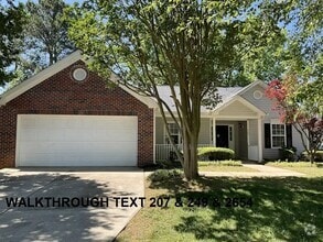 Building Photo - 423 Woodchase Green Dr