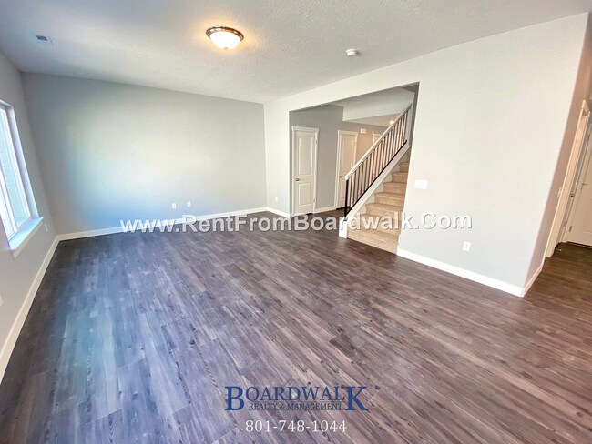 Building Photo - Single Family Home In Beautiful Community!