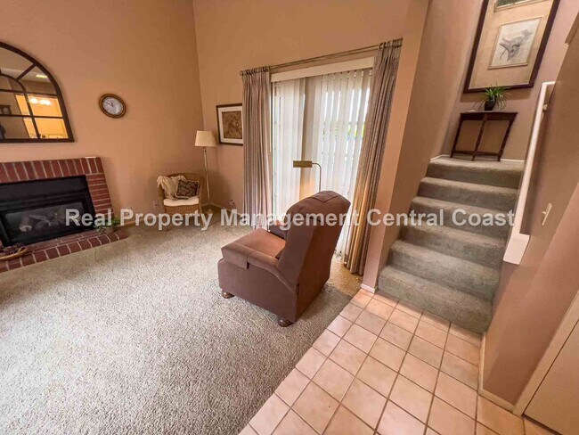 Building Photo - AVAILABLE JULY - 2 Bed / 2 Bath SLO Condo