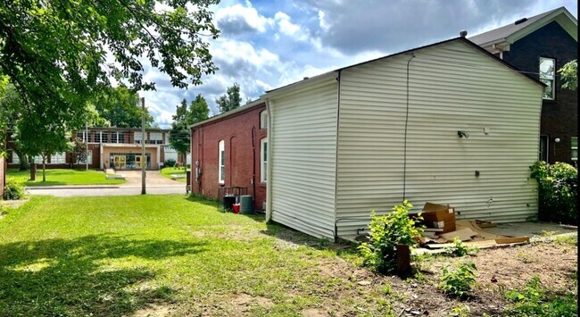 Foto del edificio - 2331 Cedar St