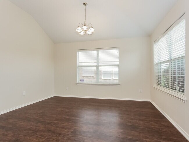 Foto del edificio - 6229 Chalk Hollow Dr