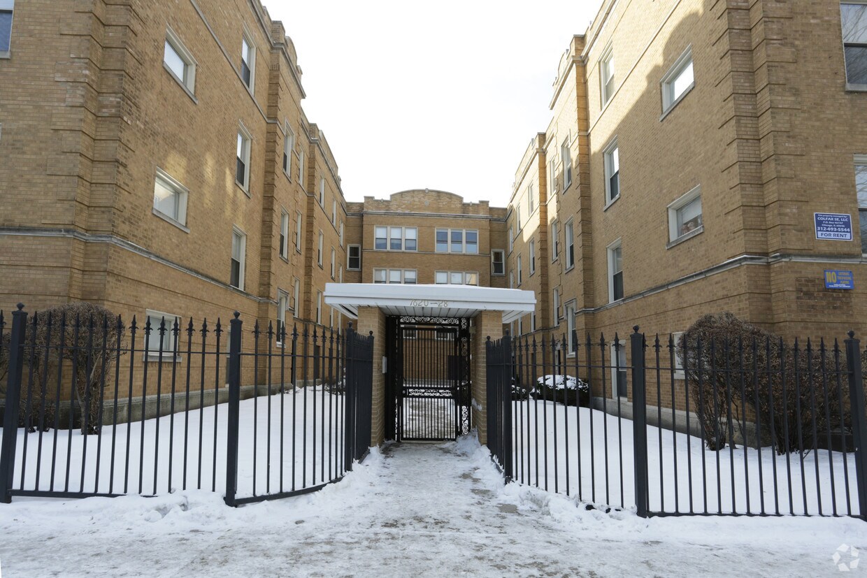 Foto del edificio - 7608-7628 S Colfax Ave