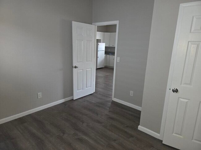 Foto del edificio - 1348 S Belmont Ave