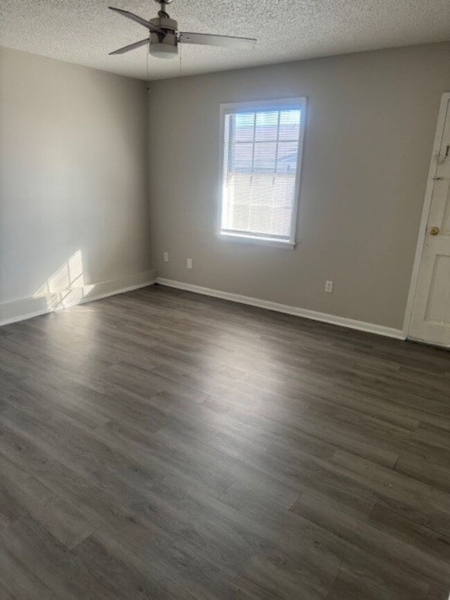 Interior Photo - The Bluffs @ Central