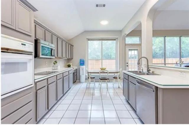 Building Photo - 7512 Brookview Dr