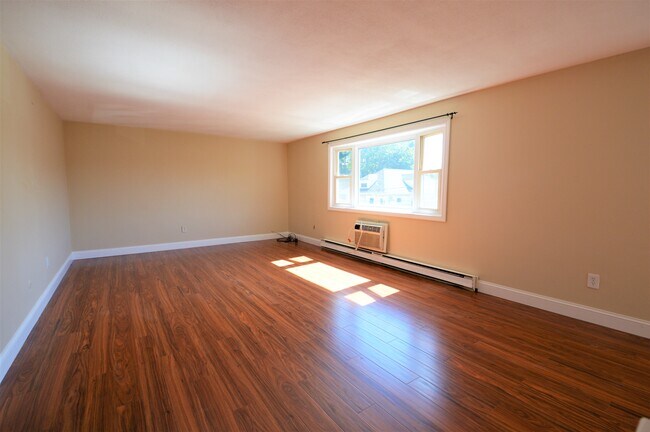 Building Photo - 34 Olcott St