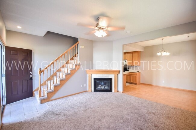 Foto del edificio - Beautiful West Des Moines Townhome for Rent
