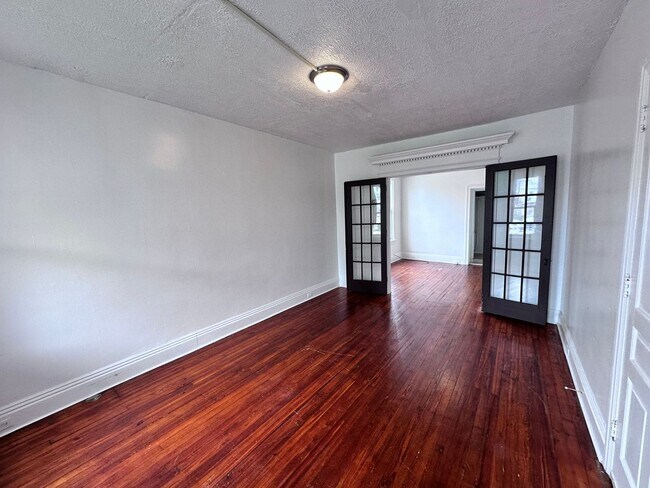 Building Photo - 1164 E King St