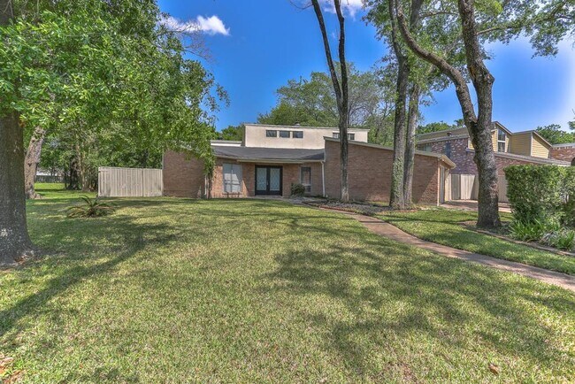 Building Photo - 16414 De Lozier St