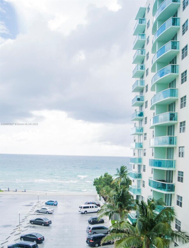 Building Photo - 3801 S Ocean Dr