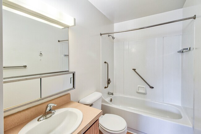 Foto del edificio - Colony Terrace Apartments