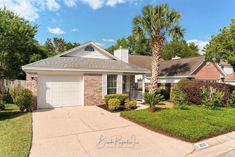 Foto principal - 3510 Silvertree Ln