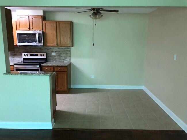 Foto del edificio - 7425 Brookdale Dr