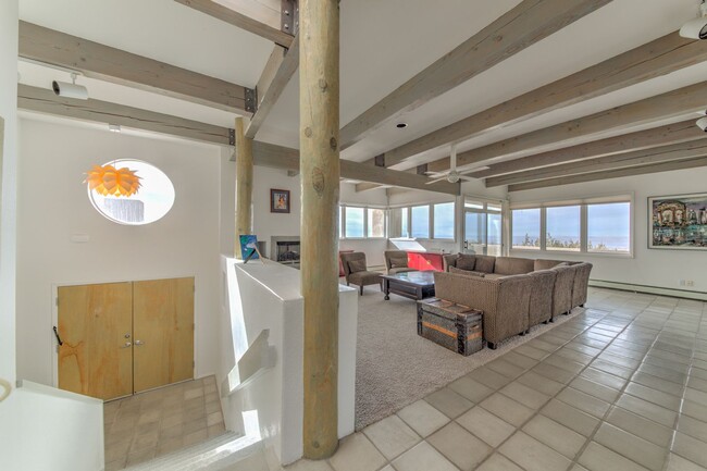 Building Photo - SANDIA HEIGHTS EXECUTIVE RENTAL 2+Story 3B...