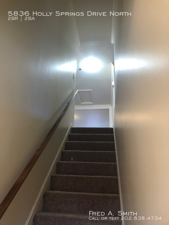 Foto del edificio - 5836 Holly Springs Dr N