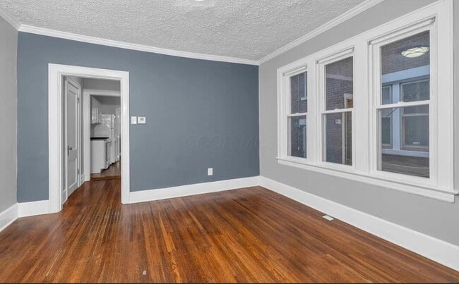 Building Photo - 1479 Bryden Rd