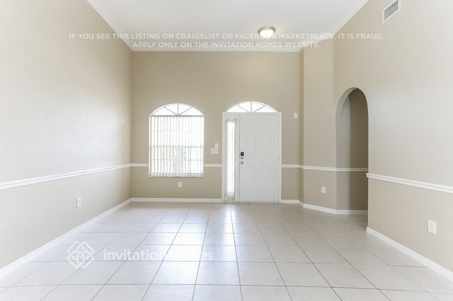 Building Photo - 16960 SW 141st Ave