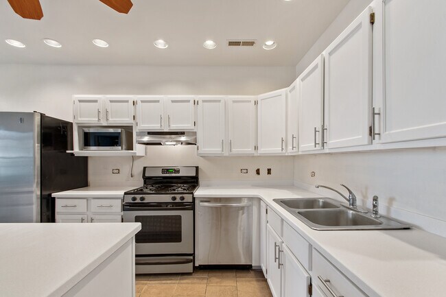 Building Photo - 3125 N Monticello Ave