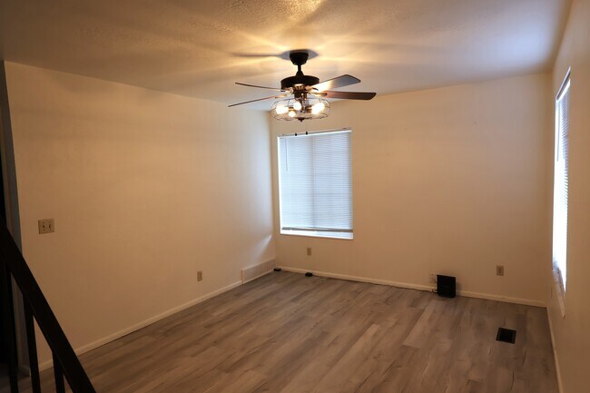Foto del edificio - 1060 N 375 W