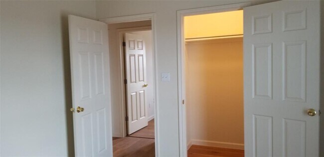 Foto del edificio - 1310 W Pointe Pl