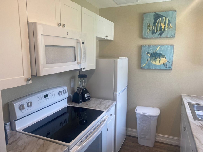 Foto del edificio - 2645 NE Indian River Dr