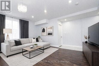 Building Photo - 449 Kenilworth Ave N