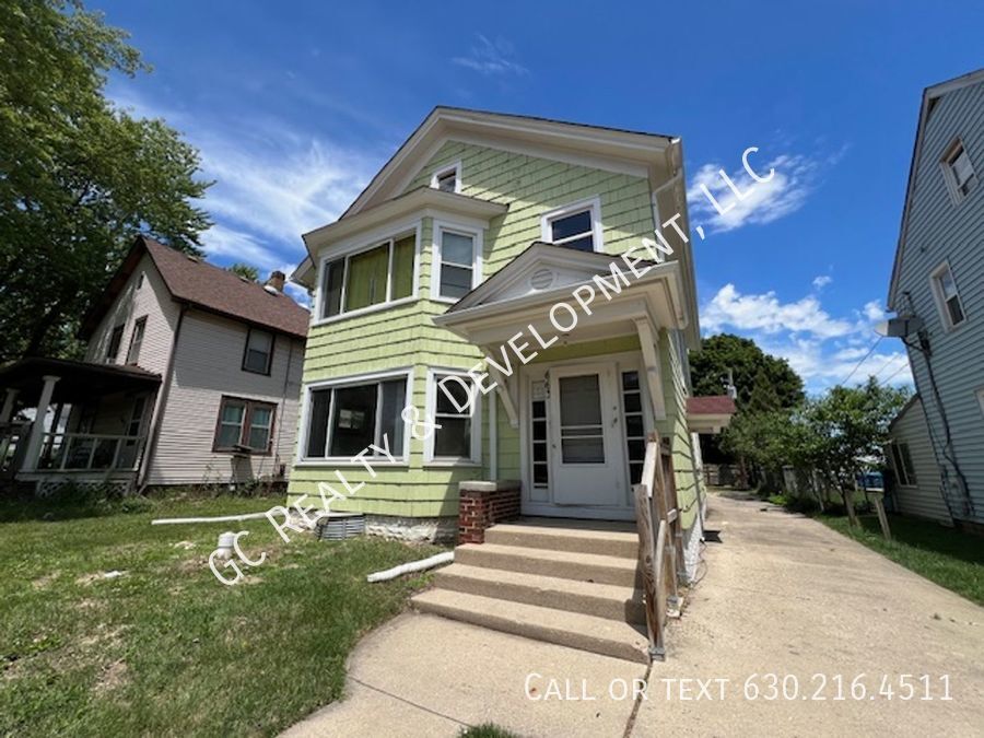 663 Spruce St Unit 1, Aurora, IL 60506 Condo for Rent in Aurora, IL