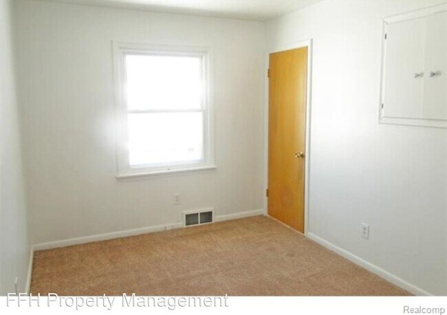 Building Photo - 3 br, 1 bath House - 17694 Fox