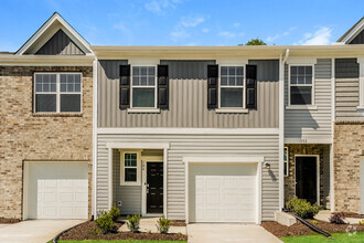 Building Photo - 135 S Chubb Rdg