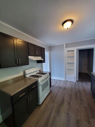 Building Photo - 177 W Parmenter St