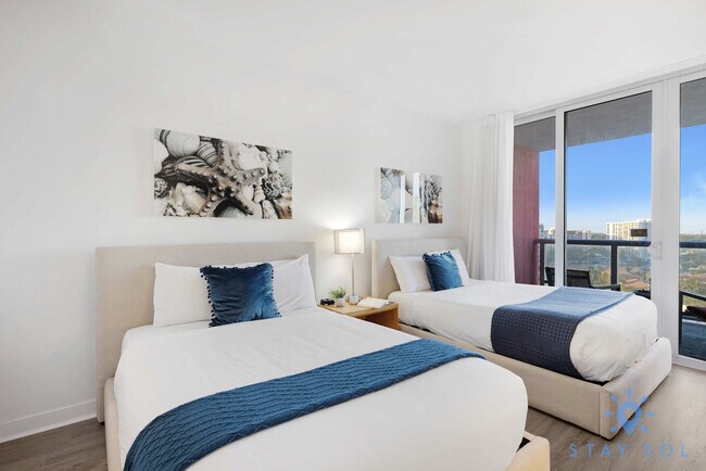 Foto del edificio - 2602 E Hallandale Beach Blvd