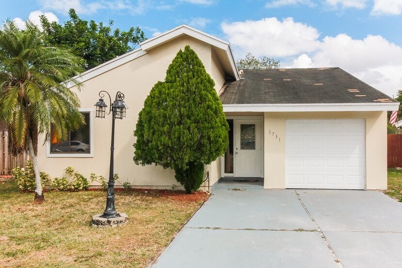 Foto principal - 1731 SW 87th Ter