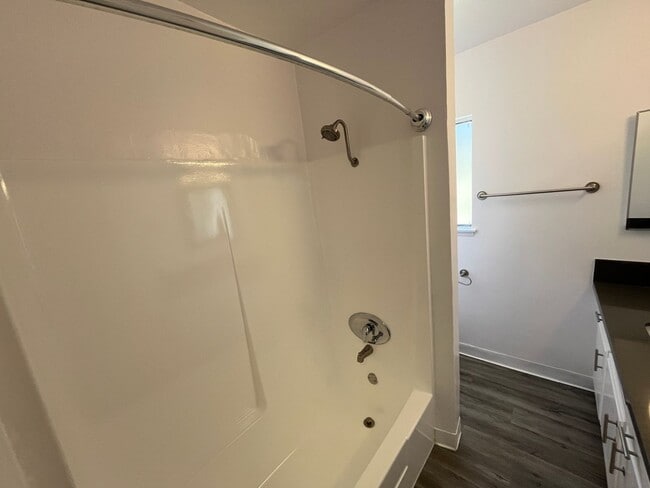 Interior Photo - 18400 Prairie Street