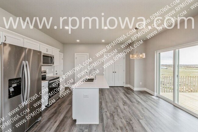 Building Photo - RENT SPECIAL!! 4 Bedroom, 2.5 Bathroom Hom...