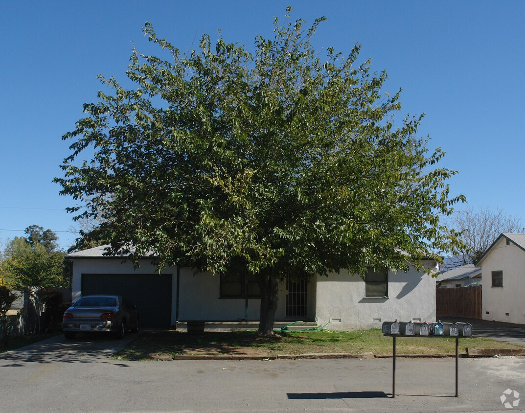 Building Photo - 650 Michigan Ave