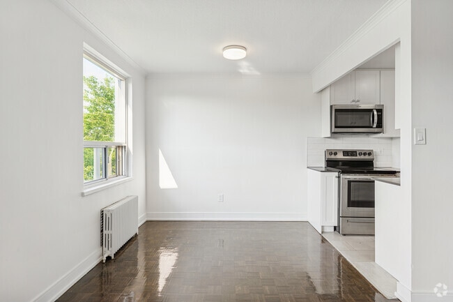 2BR, 1BA - 799SF - Dining Room - 286 Finch Avenue W