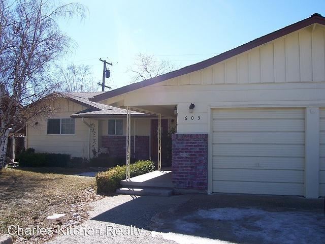 Building Photo - 3 br, 2 bath House - 605 W. Winnie Lane