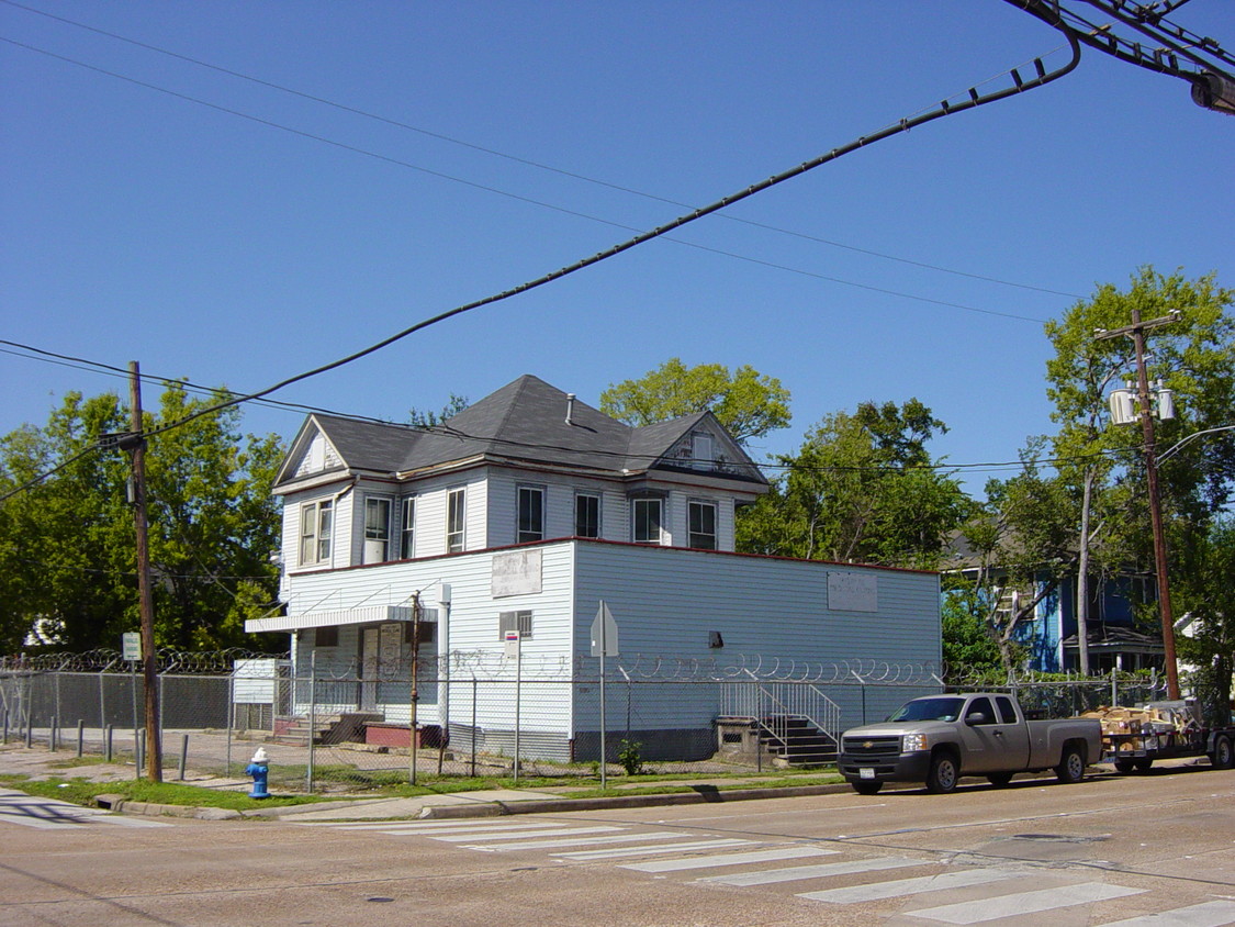 Primary Photo - Hardy Rooming House