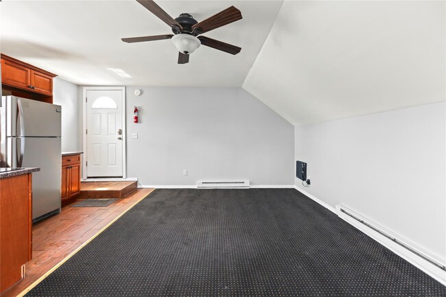 Building Photo - 12 S Gillette Ave